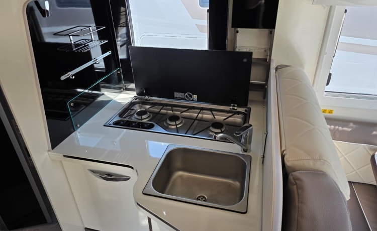 Dixie – 5p McLouis semi-integrated uit 2025