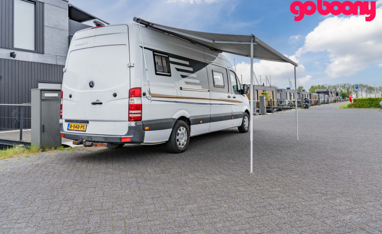 Luxe Camper Bus – MB Sprinter 2p mit Aut. und Klimaanlage