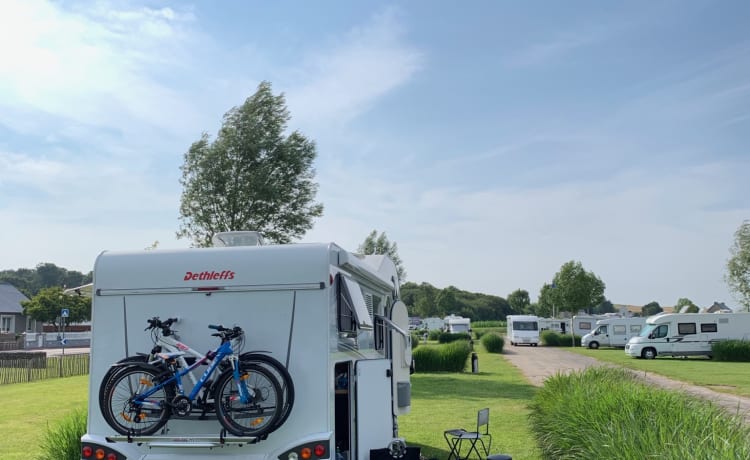 Happy Camper – Familie camper Dethleffs Alkoof uit 2015