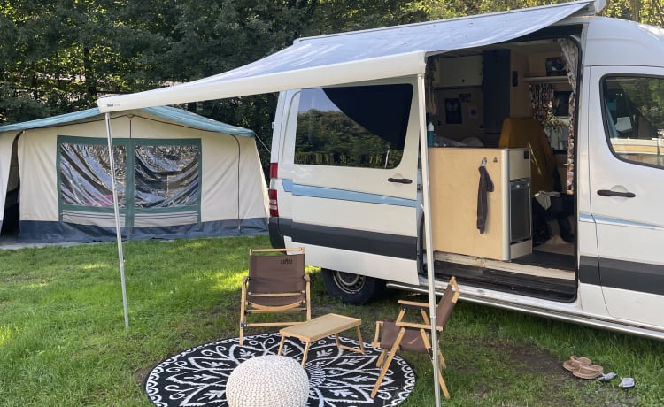 Ad – Charming off-grid Mercedes Sprinter from 2010