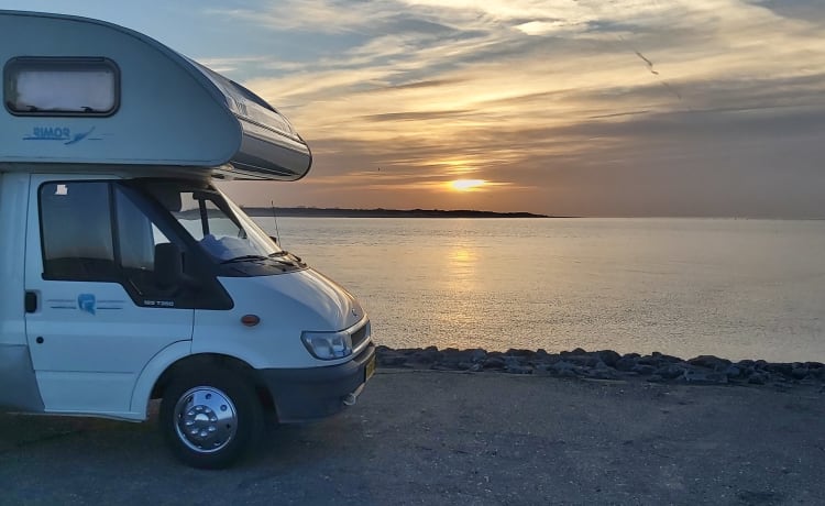 Spacious family camper