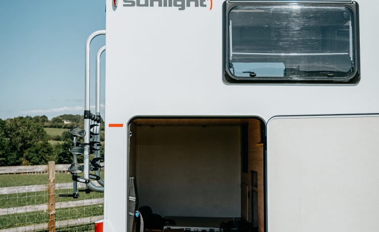 H3 – FIAT SUNLIGHT T68 luxuriöse 4 Schlafplätze, ideal für 2 Paare oder eine 4-köpfige Familie