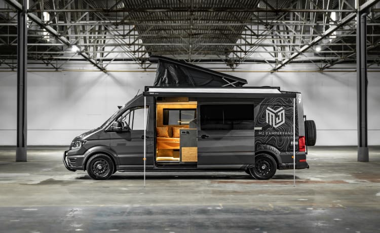 THUNDER – Prachtige VW Crafter camper met 4 slaapplaatsen uit 2022