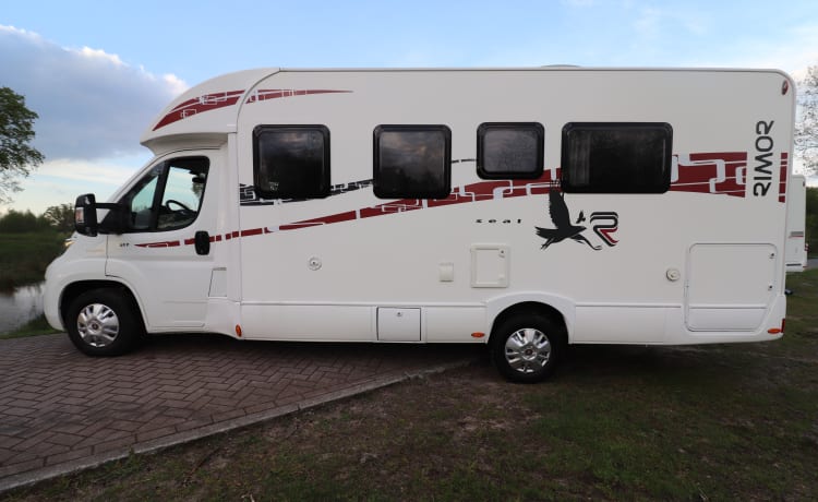 3-pers. Rimor camper | Queensbed | Airco | Luifel | Fietsendrager | 