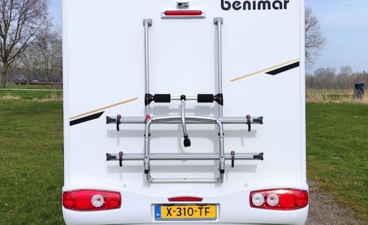 Benimar Tessoro 400, 4 Personen, 2012, Teilintegrierter