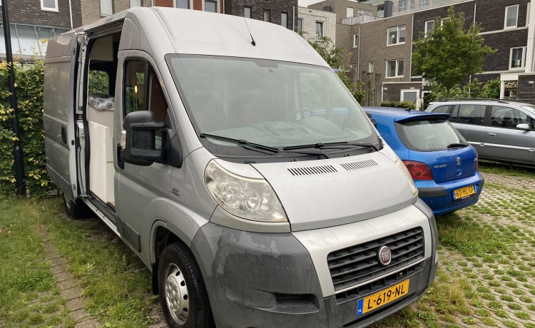 Zelfbouw Fiat Ducato – Chris and Maria's bus