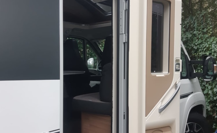 Nuovo camper di lusso (5 pers) in affitto