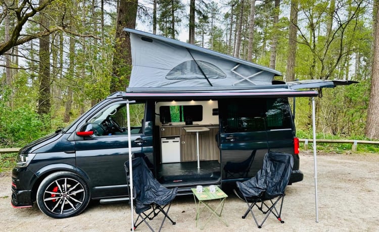JETT  – VW Highline Top Spec with California bed - INSURANCE INCLUDED
