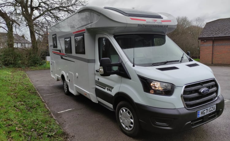 New 71 reg Roller Team 696 4 Birth Luxury Motorhome