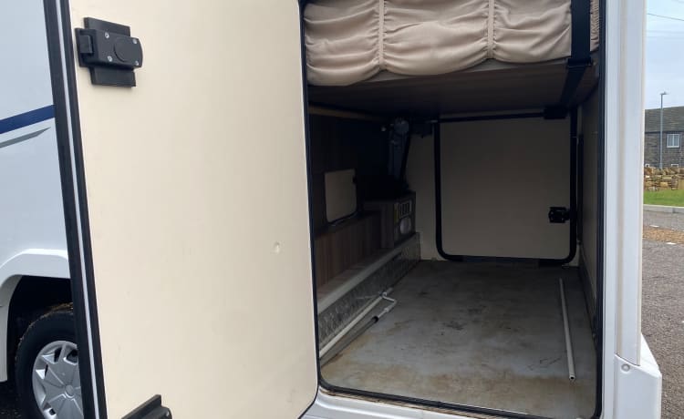 Rimor Evo 5 – Rimor Evo 5, 6 Berth Motorhome With Garage