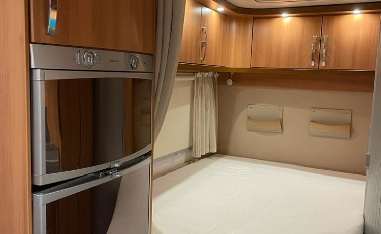 2p Hymer semi-integrated from 2021