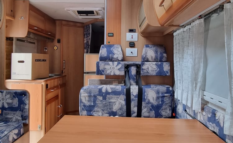 Rimor 748 voor 7 personen / comfortabel reizen