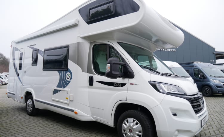 Chausson C656 Alcove, 6 Seats/Berths