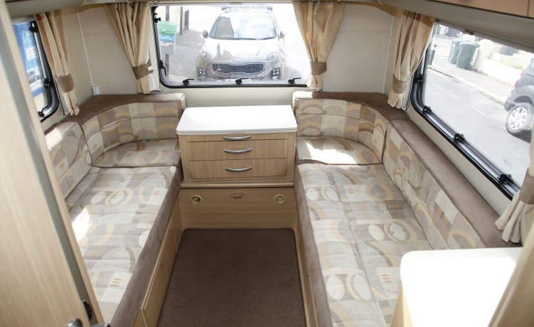 Bessie – 6 berth pet friendly motorhome, based between Brighton and Gatwick