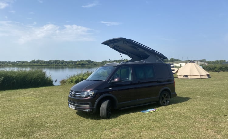 Camping-car VW SWB en croisière dans les Cotswolds