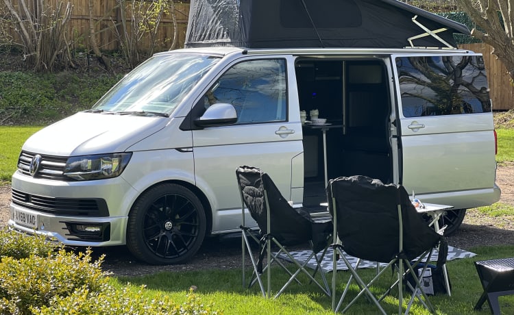 Billy – Our gorgeous twinkling Campervan