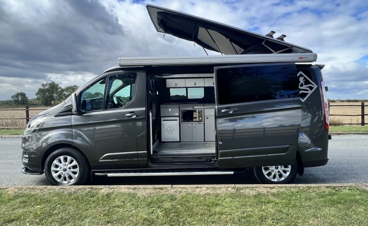 Heidi – The FORD TRANSIT CUSTOM LWB EXPLORER