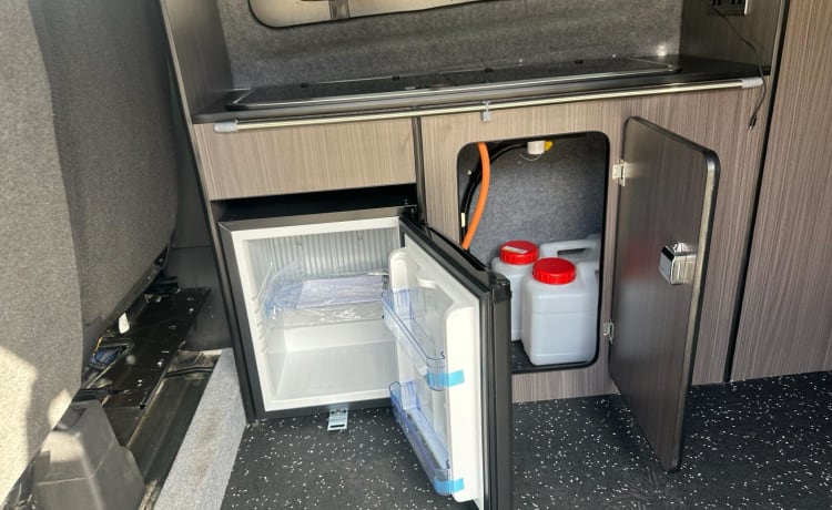 Jack  – 2-persoons Ford campervan uit 2014