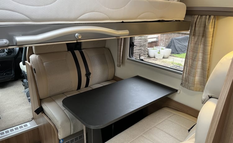 6 BERTH luxury, with all the extras.