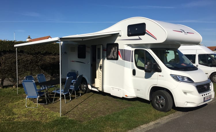 Camping-car familial neuf et spacieux