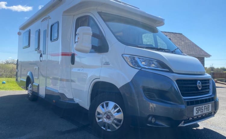 Big Noa – Meet Big Noa - fully equipped 4 berth, 4 belts, family & pet friendly.