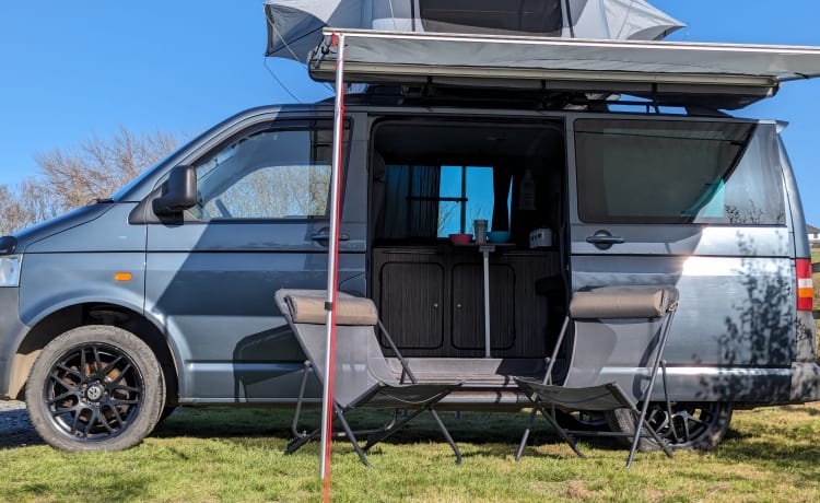 Blu – Dog Friendly CamperVan 