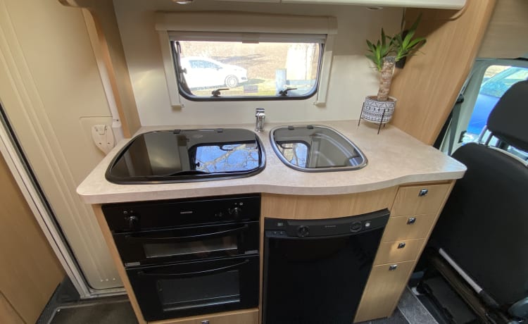 Elddis Autoquest 180 2.2 luxury Motorhome 6 seats 6 belts.