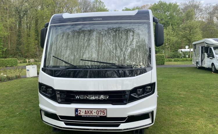 Cara core 700MEG – Luxe integraal mobilhome te huur Weinsberg