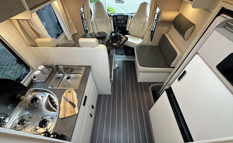 XGO King 3 – Gloednieuwe luxe 4-persoons camper