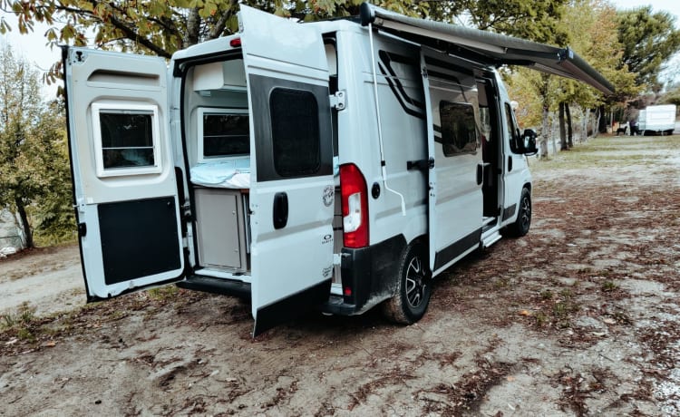 Fusco – 4-BED VAN