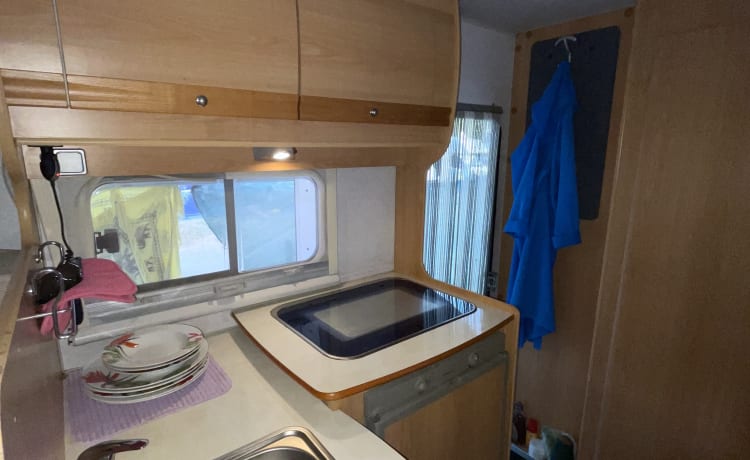 Patrizia – Fully equipped camper