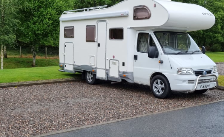 Ellie – Comfortable 4-Berth Motorhome with Large Garage for Hire