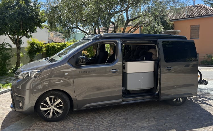 Crosscamp – 4p Toyota campervan from 2021