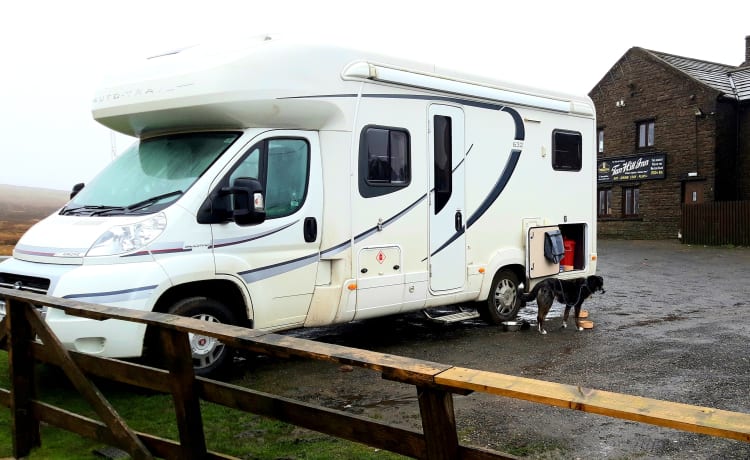 Albatross Mac – 4 cuccette Autotrail Apache 2014 pet friendly