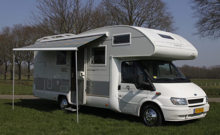 Spacious family camper Rimor NG8