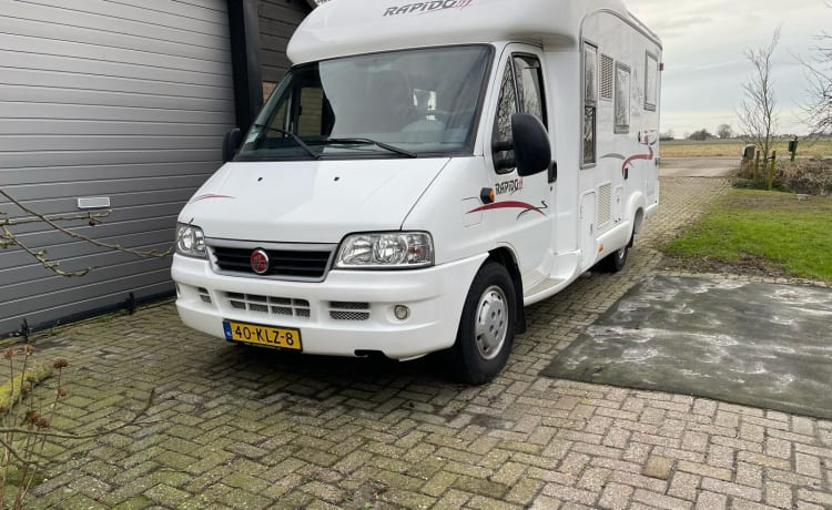 Mooie compacte camper 2/3 persoon