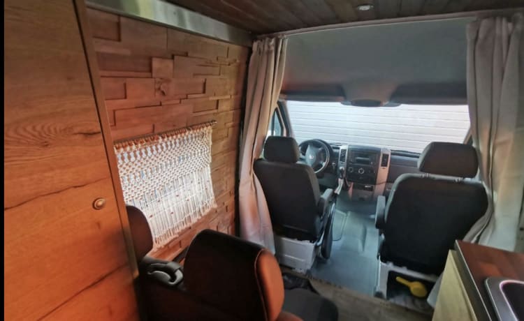 Traum Camper - Alles drin was ihr braucht.  – VW Crafter 2.0 TDI Vollausbau  ( Sehr gepflegt)