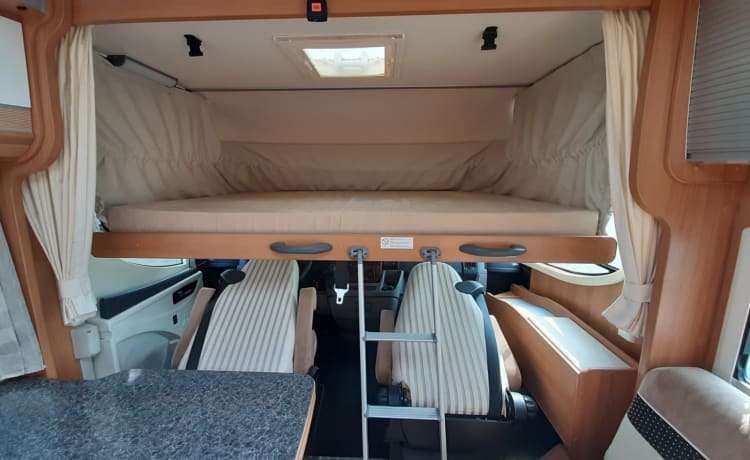 Mo – Fiat4p Dethleffs integrato del 2009 molto lussuoso e in ordine. Camper spazioso.