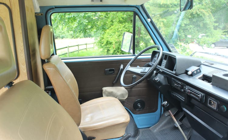 Mr. Blue – Volkswagen T3 confortable pour 2 à 4 personnes de 1986 !