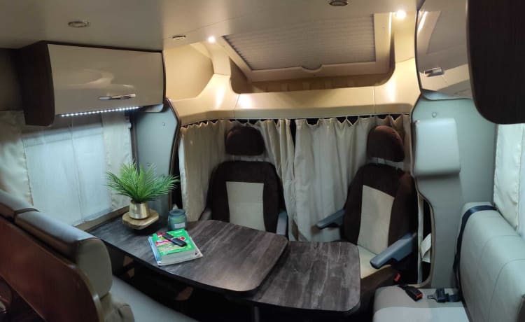 Challenger Birthday 60 – Luxury 5 Person Camper with 5 belts | Complete inventory