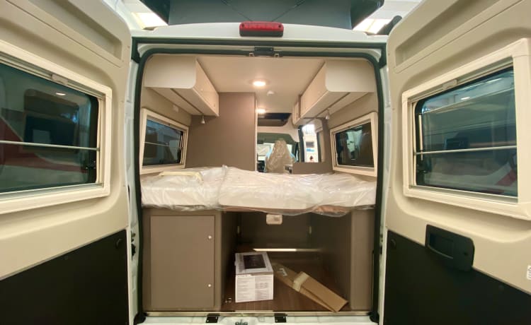 Etrusco – ETRUSCO 540DB 140CV - COMPACT VAN 4 BERTH WITH FOLDING ROOF