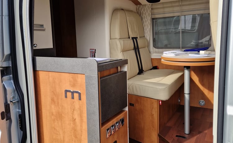 Luxury Malibu bus camper from 2022 for 2 pers