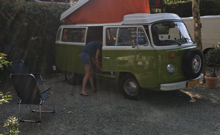 Bus de rêve rétro VW T2B Camper - techniquement au top !