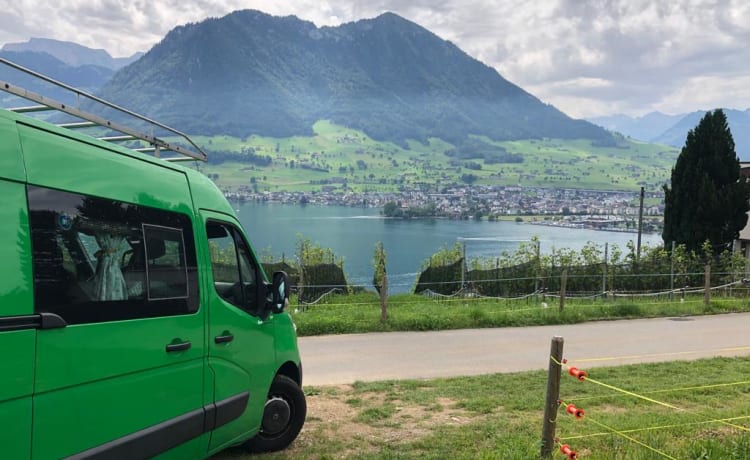 Kermit – On an adventure with our fantastic Kermit the bus camper!