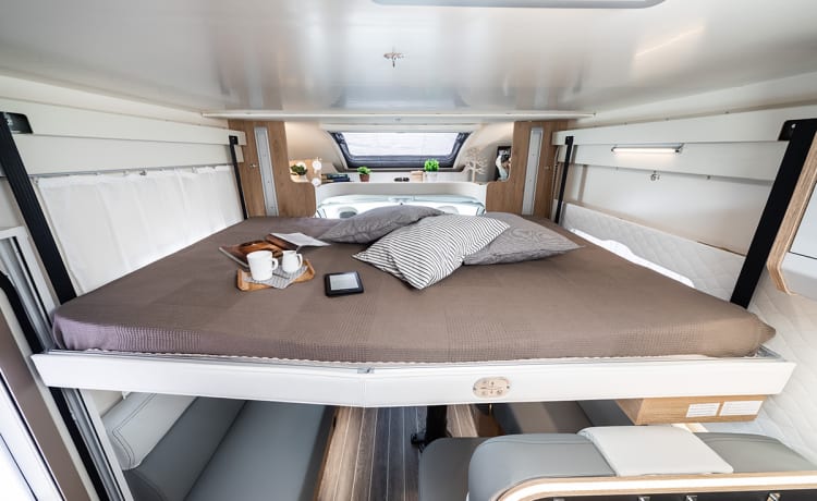 Mylo – Luxury 2-4 Berth Roller Team T-Line 590 AUTOMATIC - Fully Insured