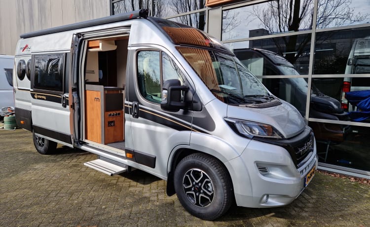 Luxury Malibu bus camper from 2022 for 2 pers