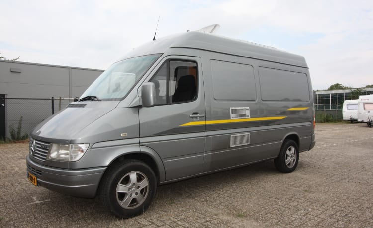 Neat 2p. Mercedes Sprinter with XL fixed bed and strong 120 HP 5-cylinder