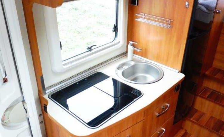 Schöner und luxuriöser Hymer Camper