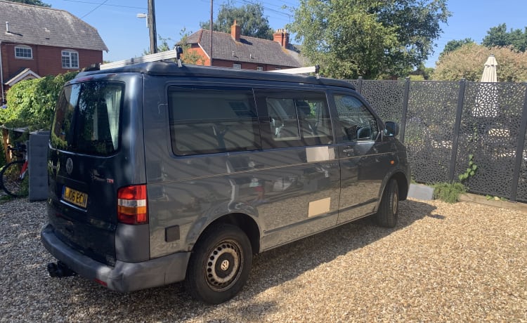 Bertha – Volkswagen Bus mit 4 Schlafplätzen