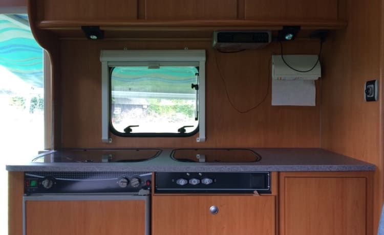 Beautiful spacious family motorhome for 6 people with air conditioning